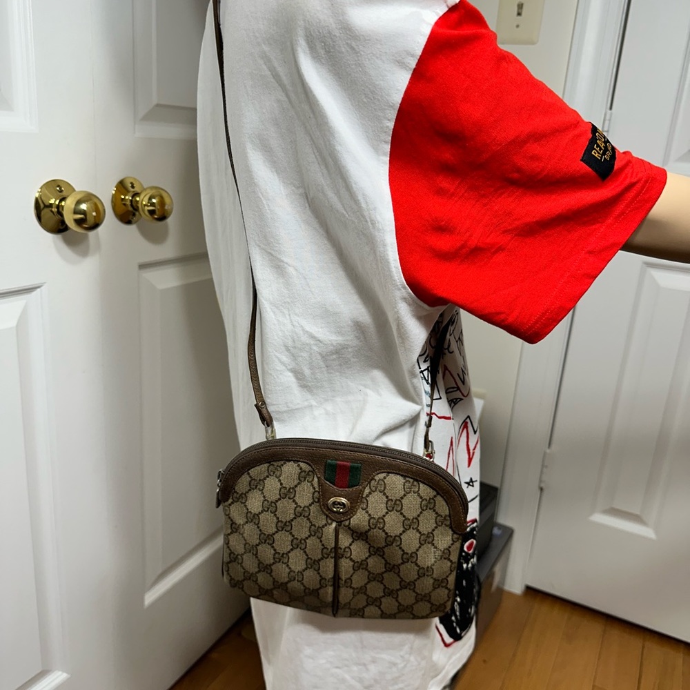 Gucci Shoulder Bag - Picture 7 of 10